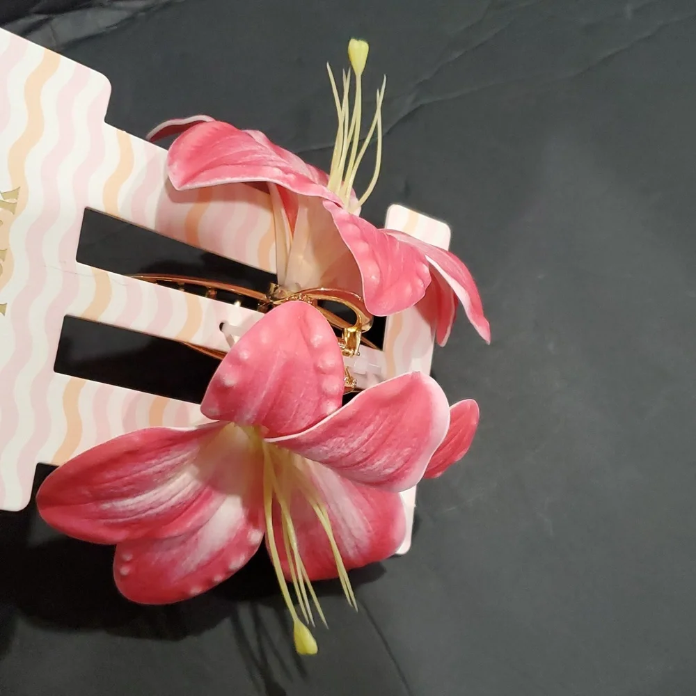 Oversized pink hibiscus flower gold tone hair jaw clip brand‎ new